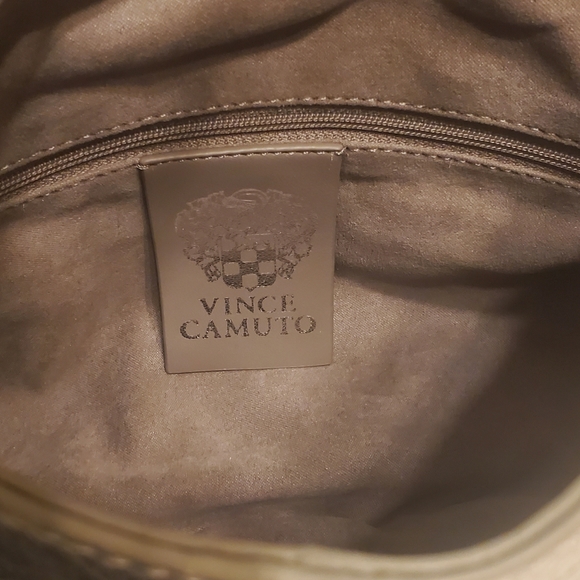 Vince Camuto Stunning Leather Silver Purse - Picture 4 of 4